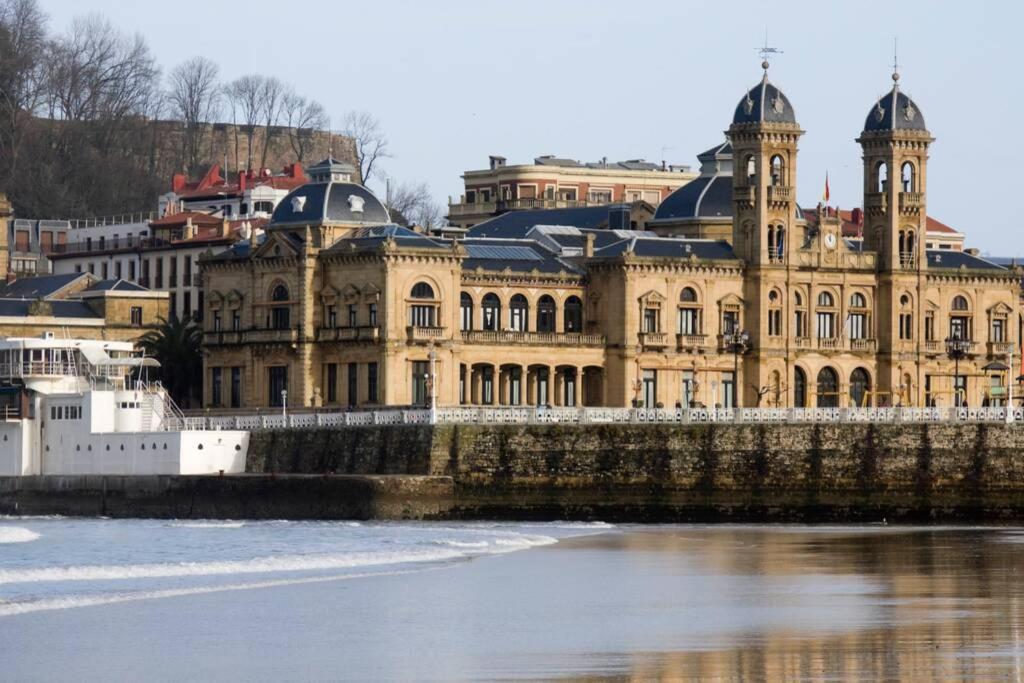 New Gorgeous Central Apartment - Beachfront - 3 Bd San Sebastian Exterior photo