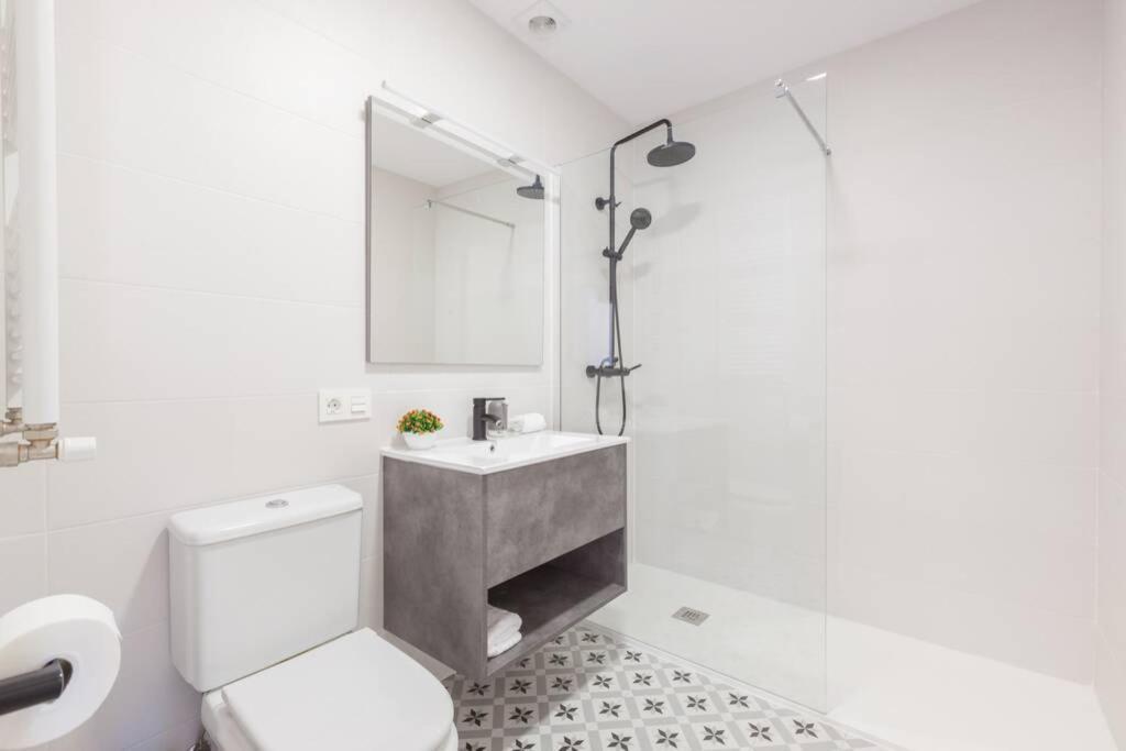 New Gorgeous Central Apartment - Beachfront - 3 Bd San Sebastian Exterior photo