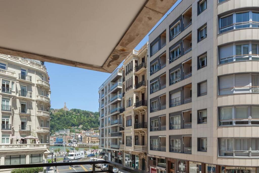 New Gorgeous Central Apartment - Beachfront - 3 Bd San Sebastian Exterior photo