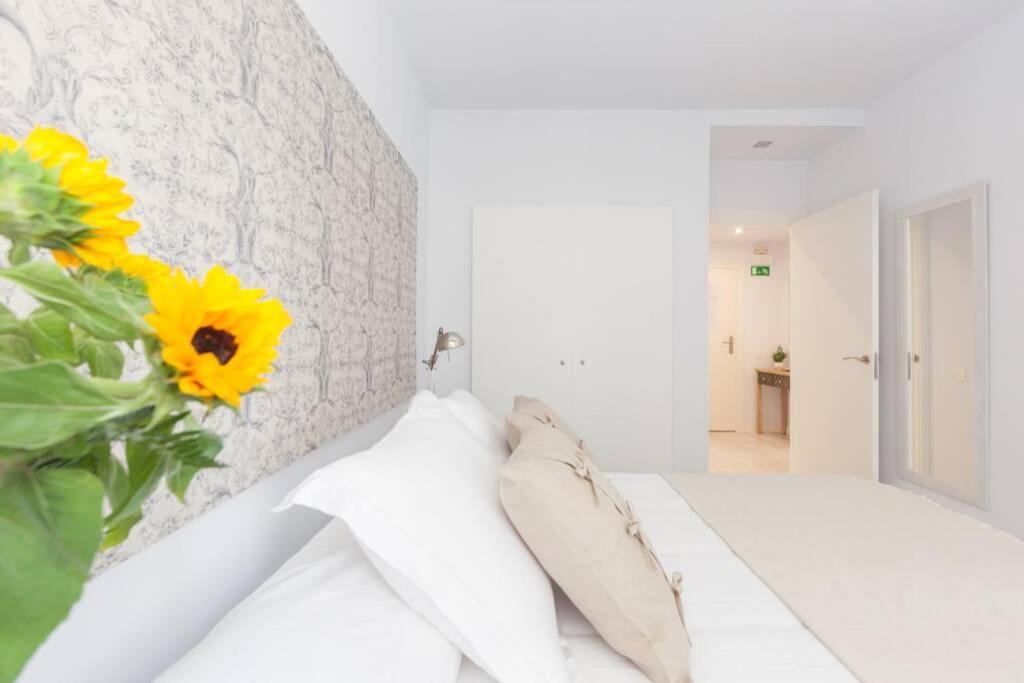 New Gorgeous Central Apartment - Beachfront - 3 Bd San Sebastian Exterior photo